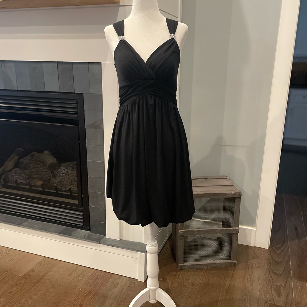 Elegant Black Sleeveless Dress